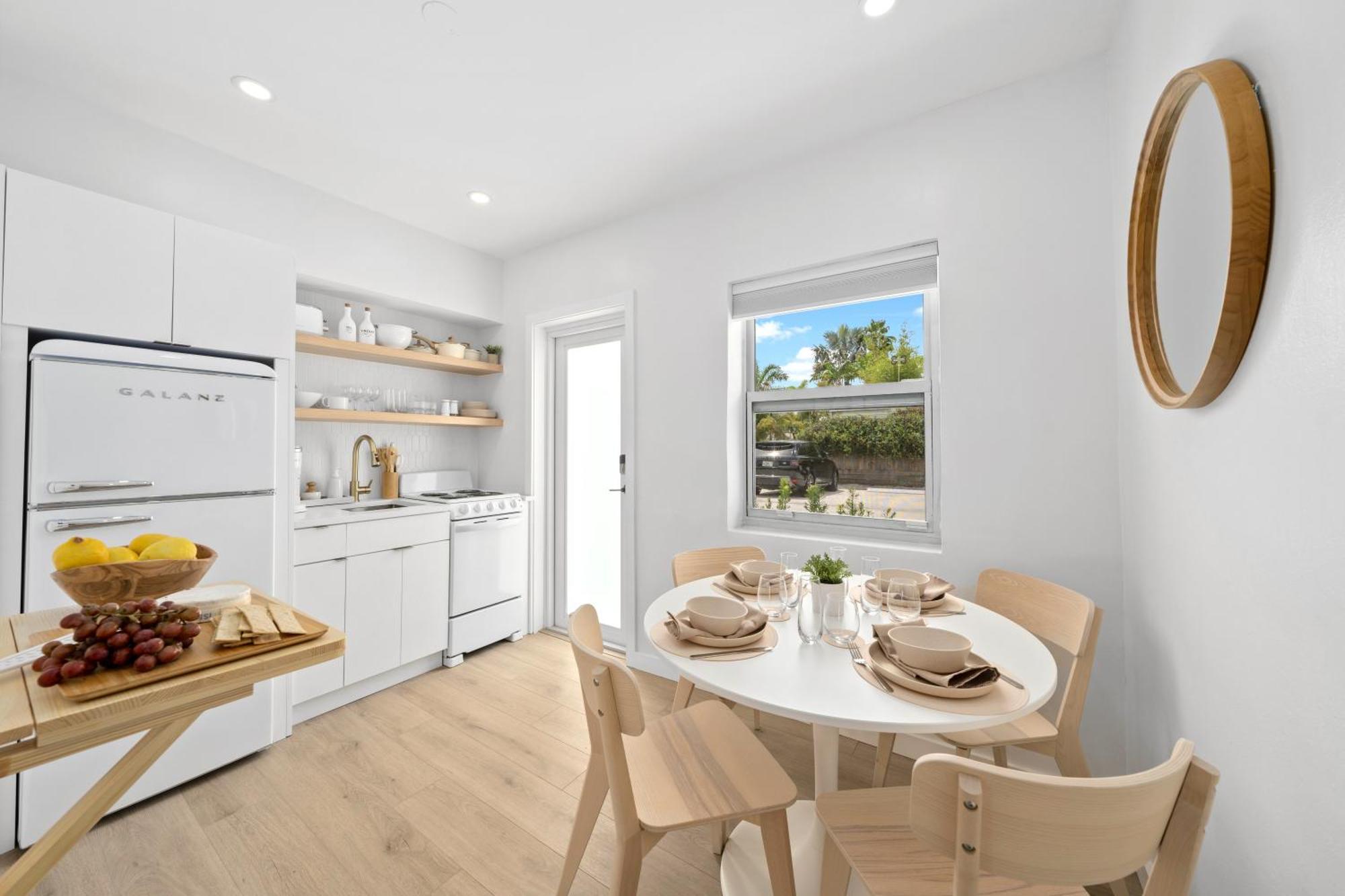 M Lake Worth Beach - Modern Villas Near West Palm Beach, Chic Retro Vibes, King Bed, Cozy Backyard, Bbq, Workspace, High-Speed Internet, Free Parking, 5 Minutes To Downtown & Beach Exterior foto
