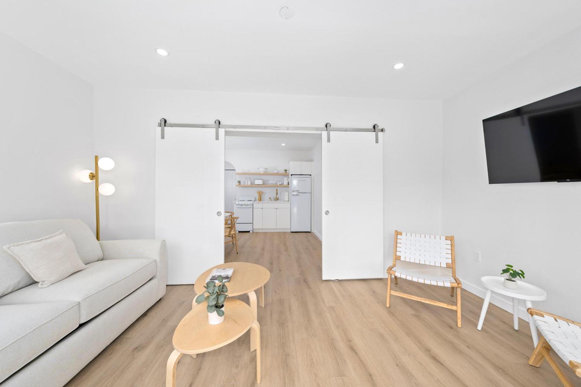 M Lake Worth Beach - Modern Villas Near West Palm Beach, Chic Retro Vibes, King Bed, Cozy Backyard, Bbq, Workspace, High-Speed Internet, Free Parking, 5 Minutes To Downtown & Beach Exterior foto